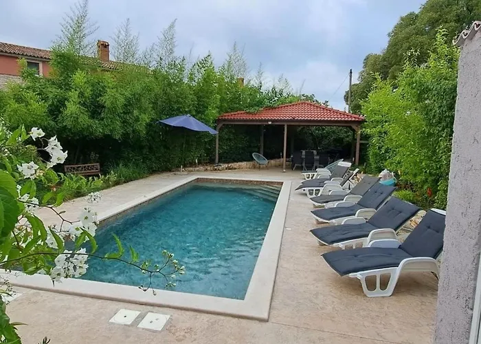 Διαμέρισμα Eti And Mia 3 Mit Pool By Interhome